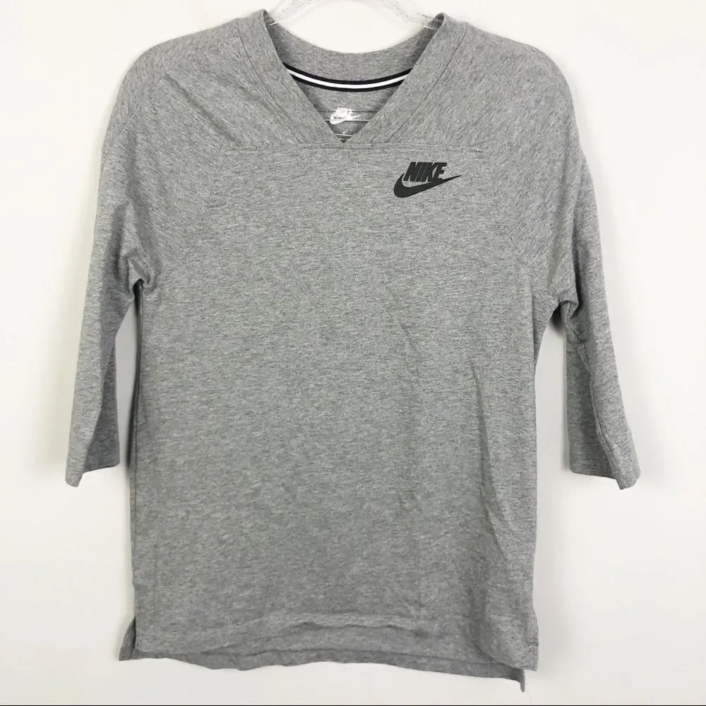 NIKE | Raglan Style V-Neck Just Do It Tee Small